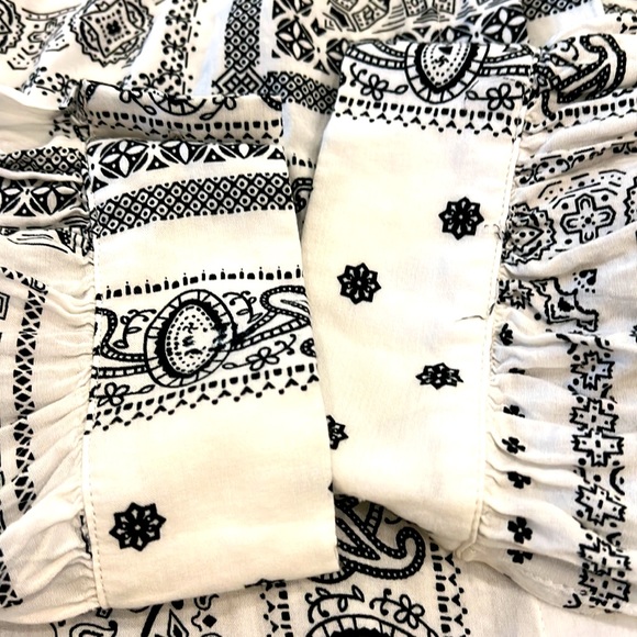 Lush Sz L Geometric Print Long Sleeve Collar Button Down Blouse - Picture 5 of 8